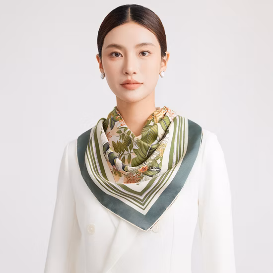 ファッションデザインのカスタムプリントの女性のスカーフ